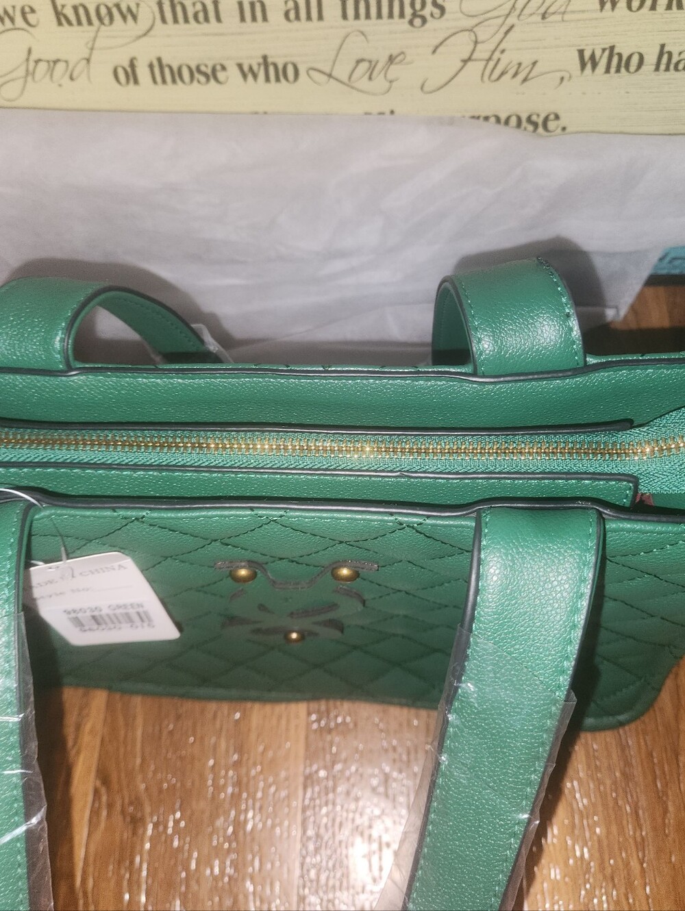 HUNTER GREEN QUILTED TOTE FASHION BUNDLE 💥FREE GWP, READ BELOW💥 - Picture 11 of 16